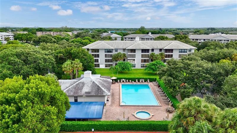 Image 32 of 41 For 1502 Whitehall Dr  106