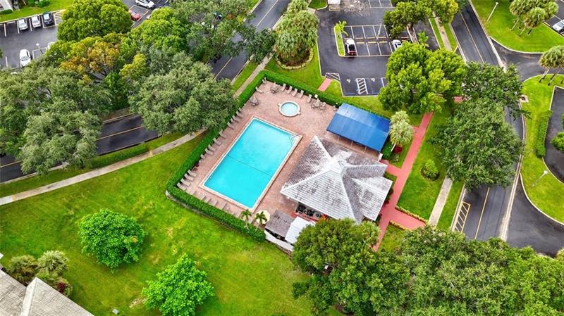 Image 33 of 41 For 1502 Whitehall Dr  106