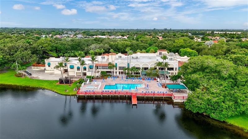 Image 35 of 41 For 1502 Whitehall Dr  106