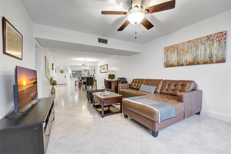 Image 5 of 41 For 1502 Whitehall Dr  106