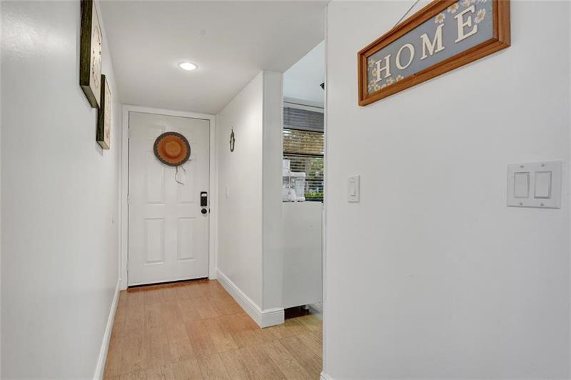 Image 7 of 41 For 1502 Whitehall Dr  106