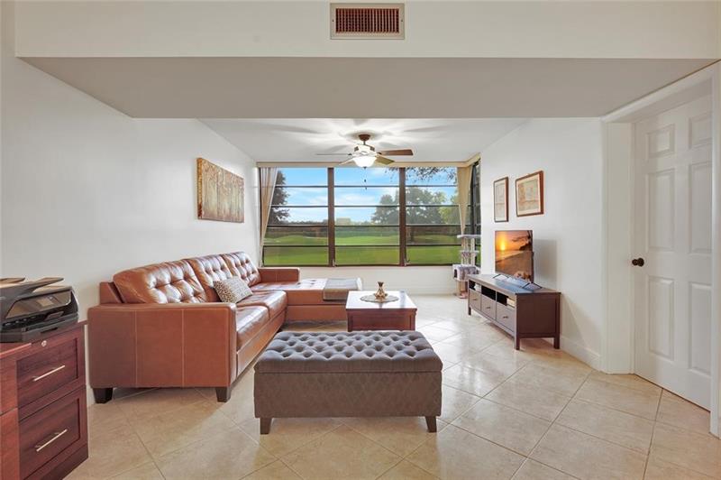 Image 8 of 41 For 1502 Whitehall Dr  106