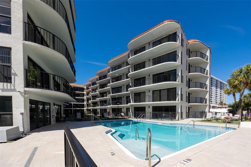 Image 5 of 17 For 2029 Ocean Blvd  303