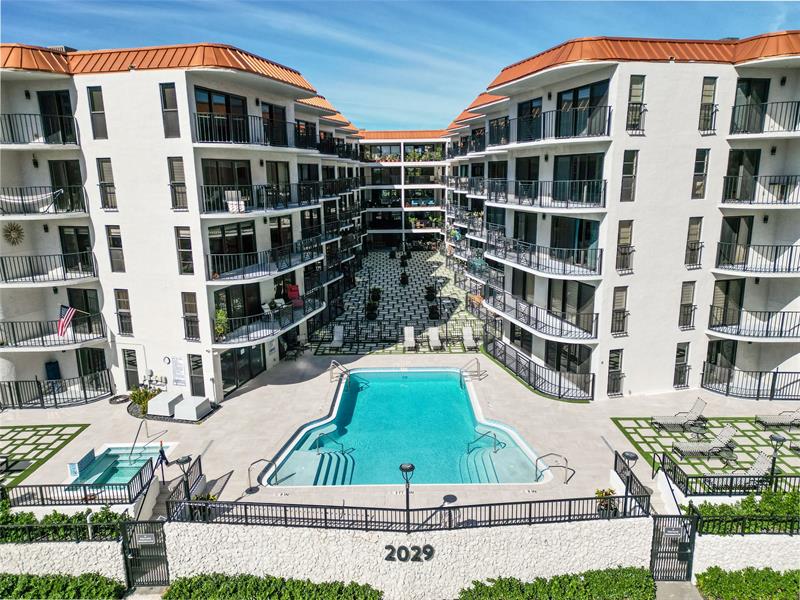 Image 8 of 17 For 2029 Ocean Blvd  303