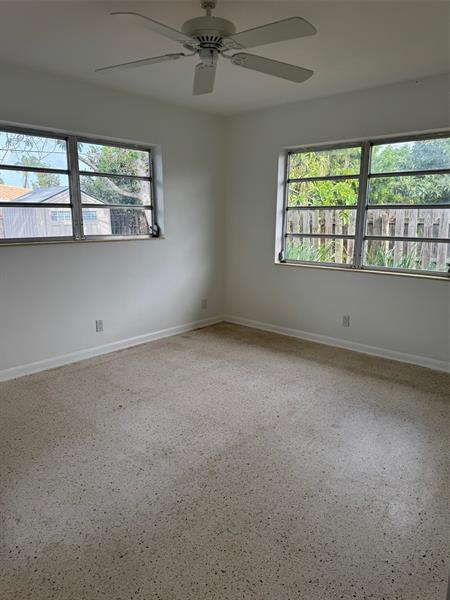 Image 13 of 33 For 439 33rd St  