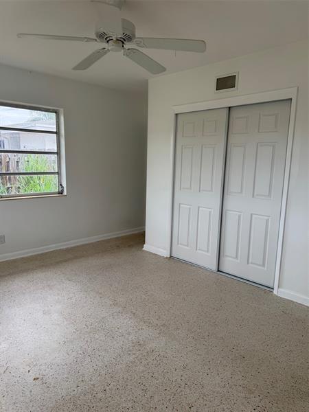 Image 14 of 33 For 439 33rd St  