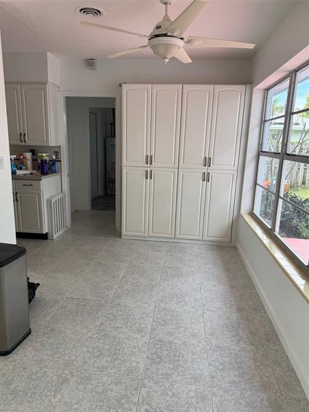 Image 19 of 33 For 439 33rd St  