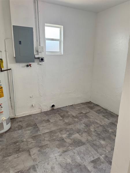 Image 23 of 33 For 439 33rd St  