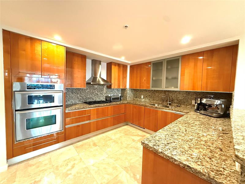 Image 7 of 53 For 45 Hendricks Isle 403