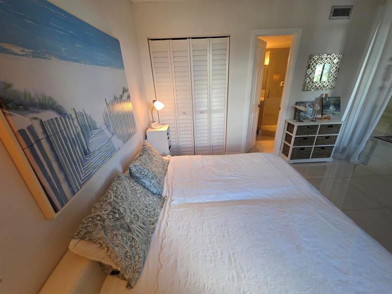 Image 14 of 41 For 1101 Colony Point Cir  304