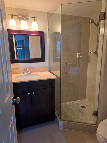 Image 17 of 41 For 1101 Colony Point Cir  304