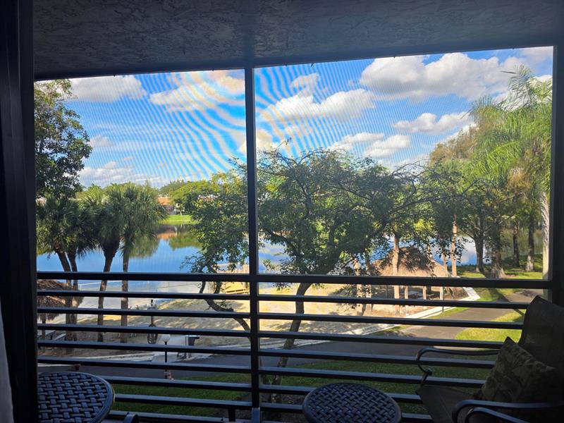 Image 22 of 41 For 1101 Colony Point Cir  304