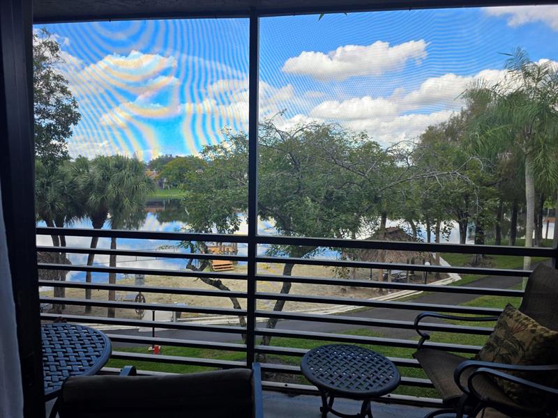 Image 23 of 41 For 1101 Colony Point Cir  304