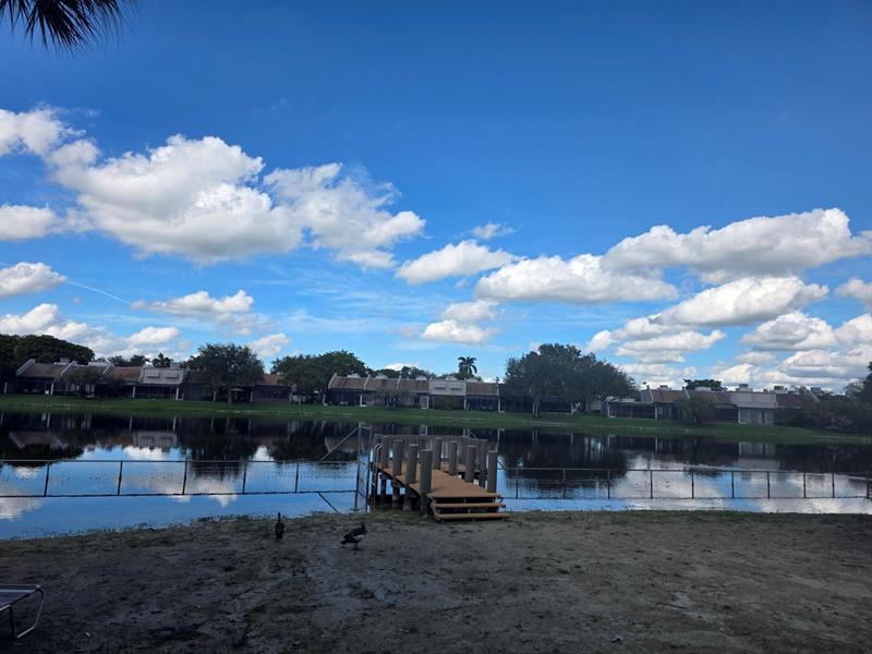 Image 25 of 41 For 1101 Colony Point Cir  304