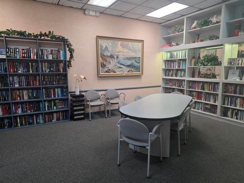 Image 38 of 41 For 1101 Colony Point Cir  304