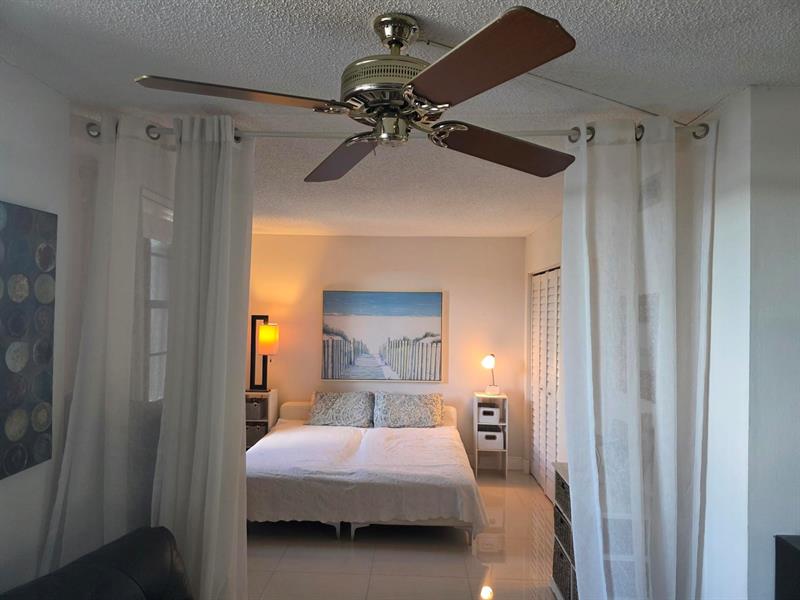 Image 7 of 41 For 1101 Colony Point Cir  304