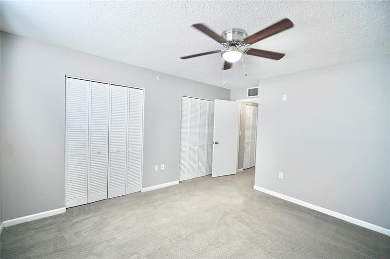 Image 19 of 32 For 4824 State Road 7 9207