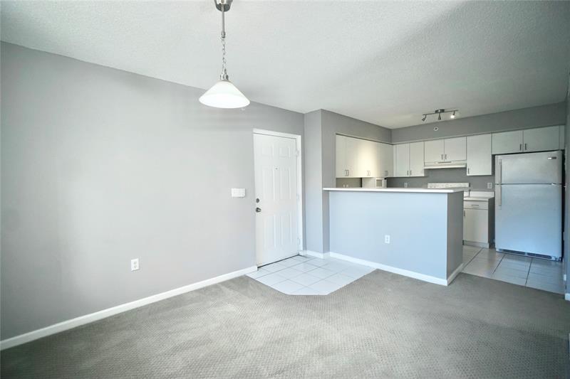 Image 9 of 32 For 4824 State Road 7 9207