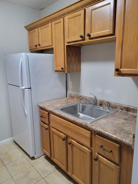 Image 4 of 18 For 2303 Federal Highway  19