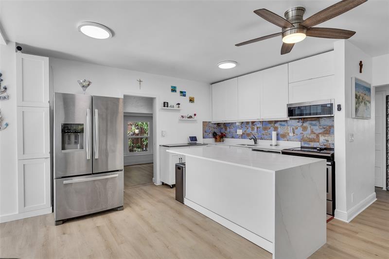 Image 16 of 48 For 3194 Taft St