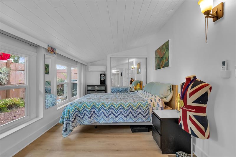 Image 20 of 48 For 3194 Taft St