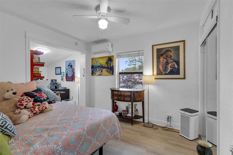 Image 24 of 48 For 3194 Taft St