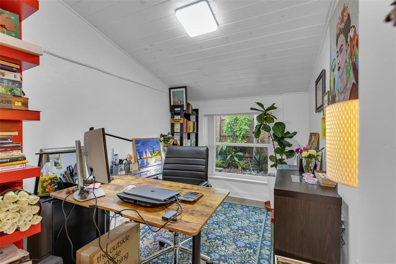 Image 26 of 48 For 3194 Taft St