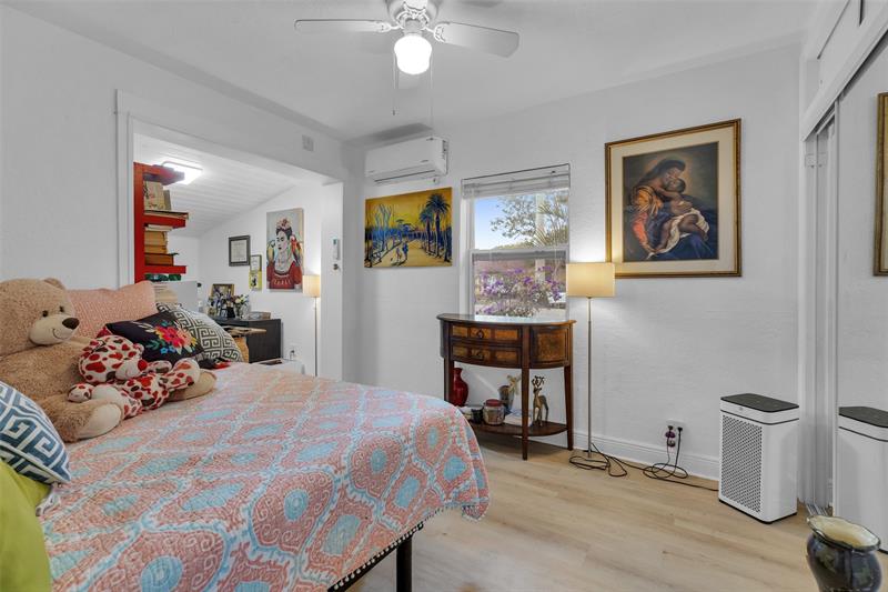 Image 28 of 48 For 3194 Taft St