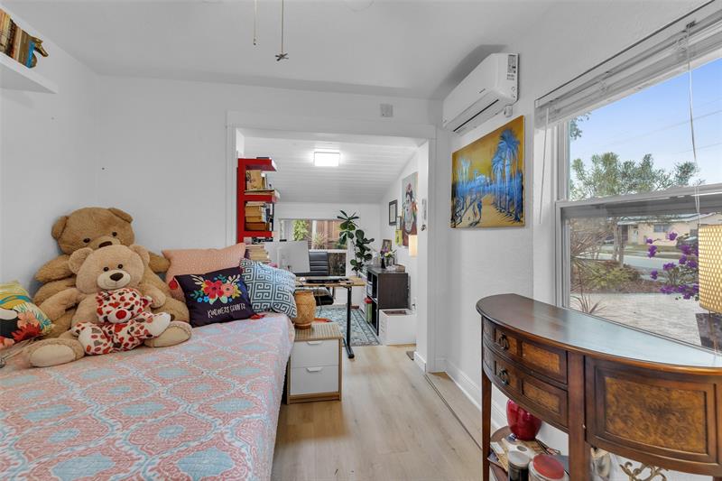 Image 29 of 48 For 3194 Taft St