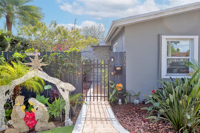 Image 35 of 48 For 3194 Taft St