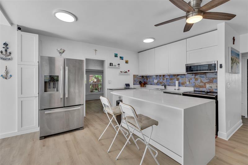 Image 4 of 48 For 3194 Taft St