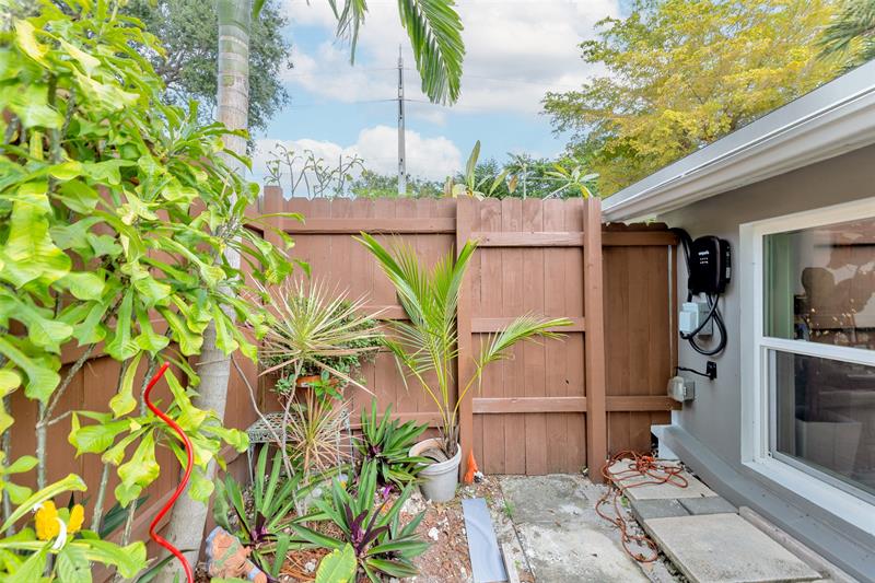 Image 47 of 48 For 3194 Taft St