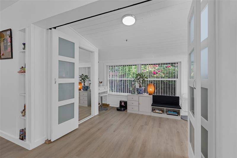 Image 8 of 48 For 3194 Taft St