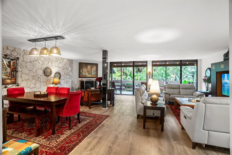 Image 16 of 43 For 101 96th Ter 204