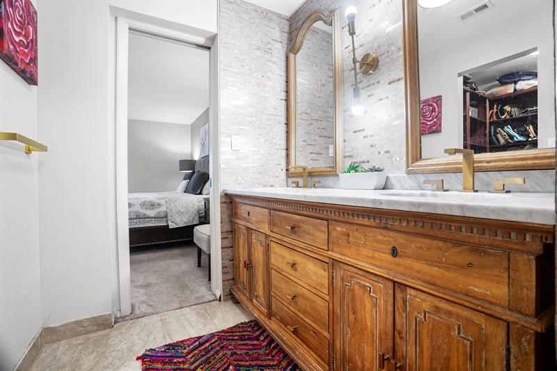 Image 31 of 43 For 101 96th Ter 204