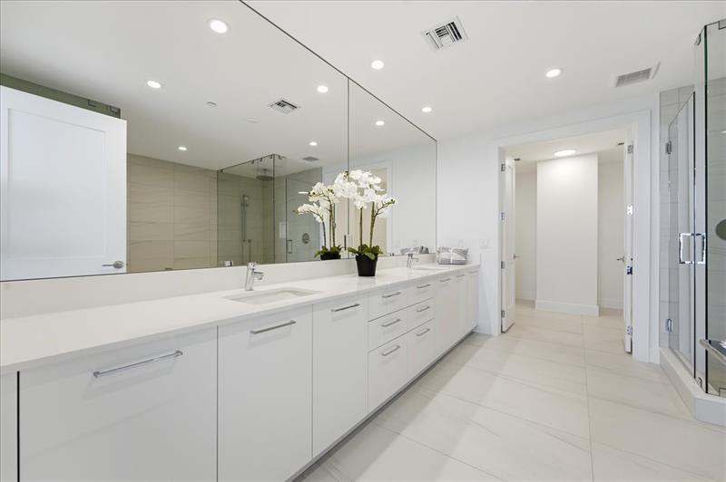 Image 14 of 36 For 151 Seabreeze Blvd 1601 E