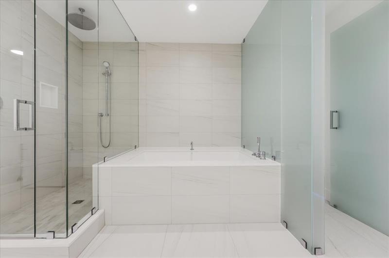 Image 16 of 36 For 151 Seabreeze Blvd 1601 E