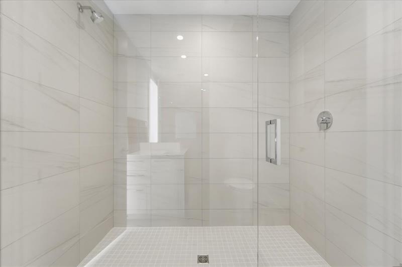 Image 17 of 36 For 151 Seabreeze Blvd 1601 E