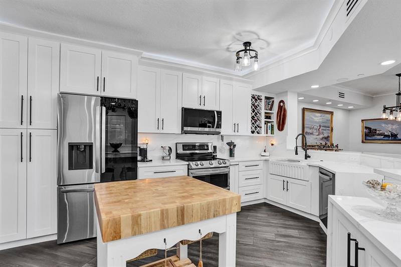 Image 3 of 57 For 7755 Yardley Dr 209