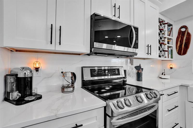 Image 8 of 57 For 7755 Yardley Dr 209