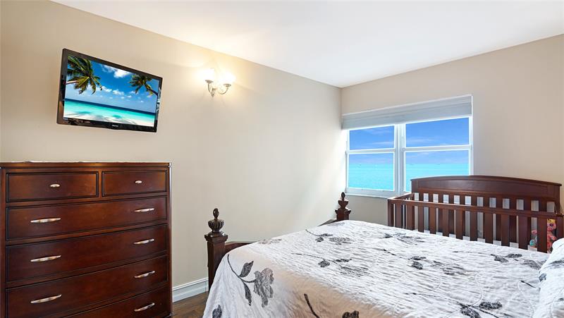 Image 31 of 70 For 3410 Galt Ocean  802 N