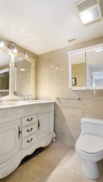 Image 33 of 70 For 3410 Galt Ocean  802 N