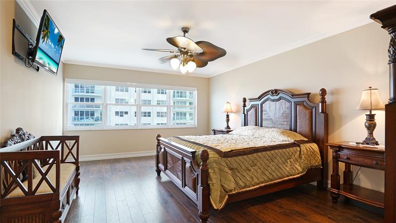 Image 36 of 70 For 3410 Galt Ocean  802 N