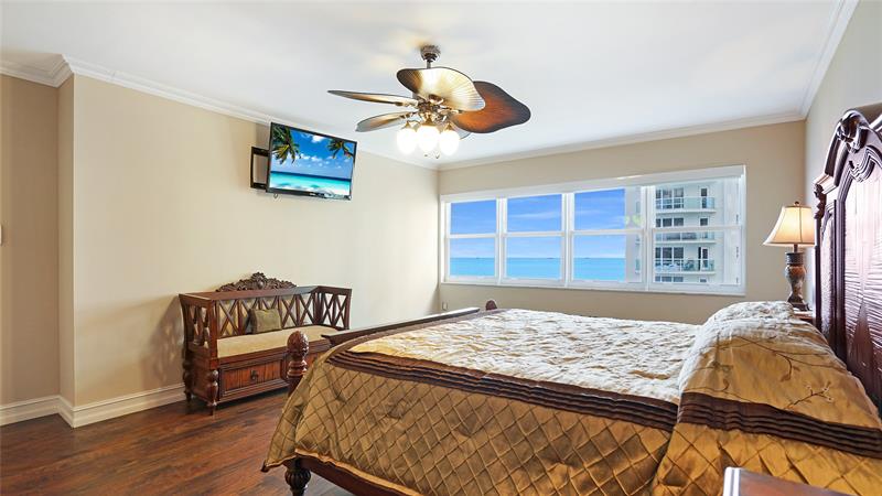 Image 37 of 70 For 3410 Galt Ocean  802 N