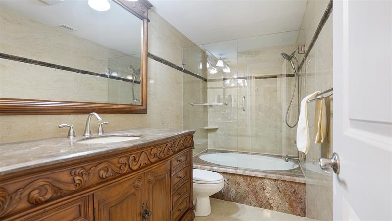 Image 43 of 70 For 3410 Galt Ocean  802 N