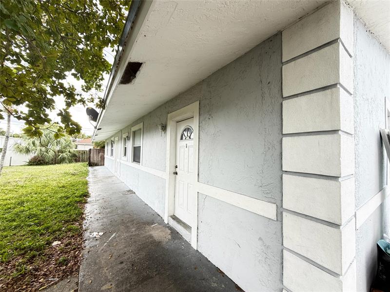 Image 6 of 9 For 2872 15th Ct  1