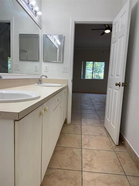 Image 13 of 26 For 2941 Riverside Dr  303