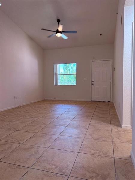 Image 20 of 26 For 2941 Riverside Dr  303