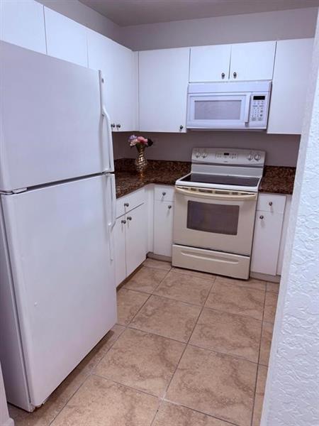 Image 22 of 26 For 2941 Riverside Dr  303