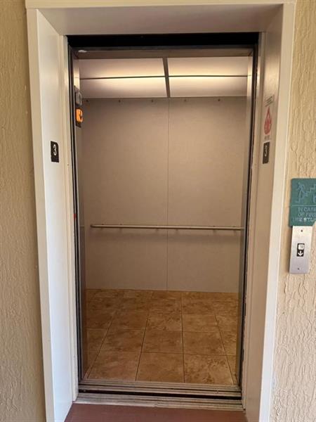 Image 7 of 26 For 2941 Riverside Dr  303